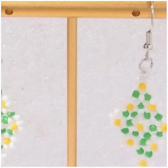 ❤️ FREE Beaded Flower Tapestry Drop Charm Floral Chic Glam Girly Hip Earrings - Picture 4 of 4